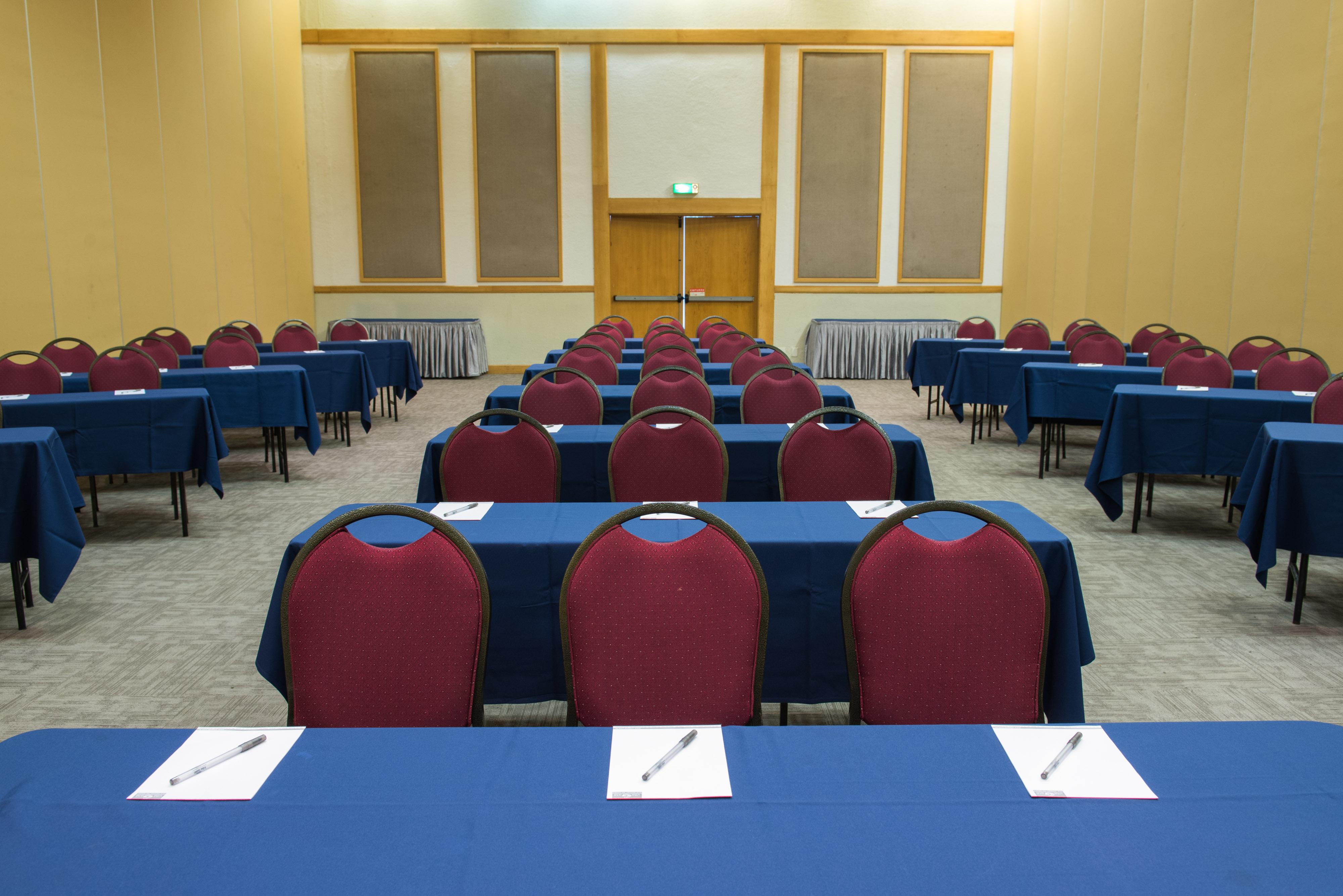 Vila Gale Eco Resort Angra Άνγκρα Ντος Ρέις Εξωτερικό φωτογραφία A typical classroom layout