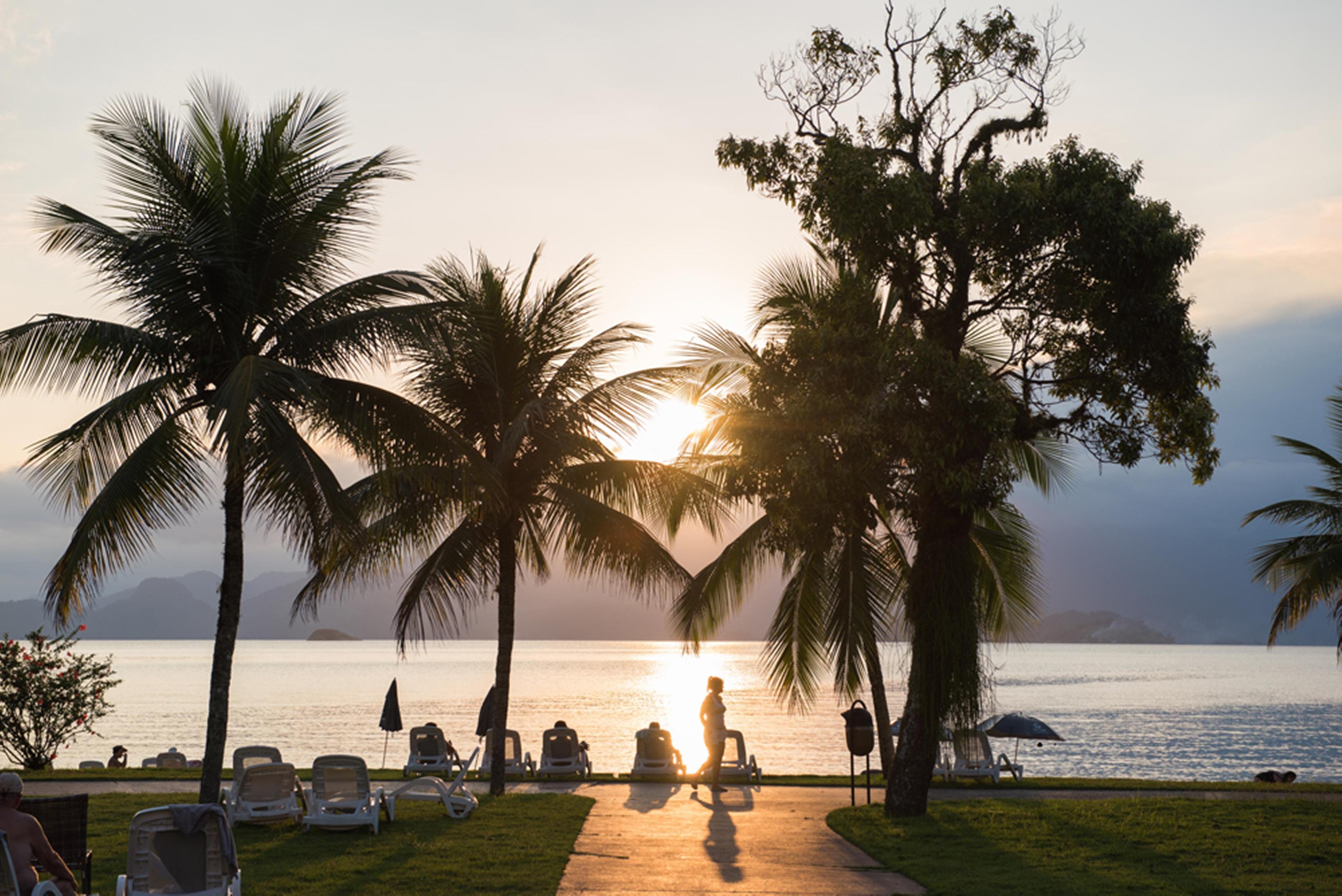 Vila Gale Eco Resort Angra Άνγκρα Ντος Ρέις Εξωτερικό φωτογραφία Sunset at the beach